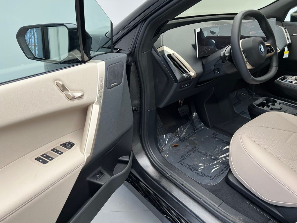 2025 BMW iX xDrive50 21