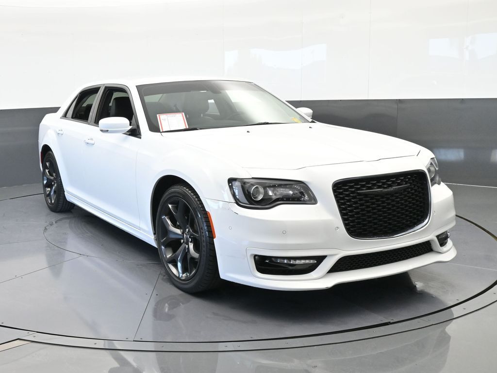Used 2023 Bright White Clearcoat Chrysler Touring image 9