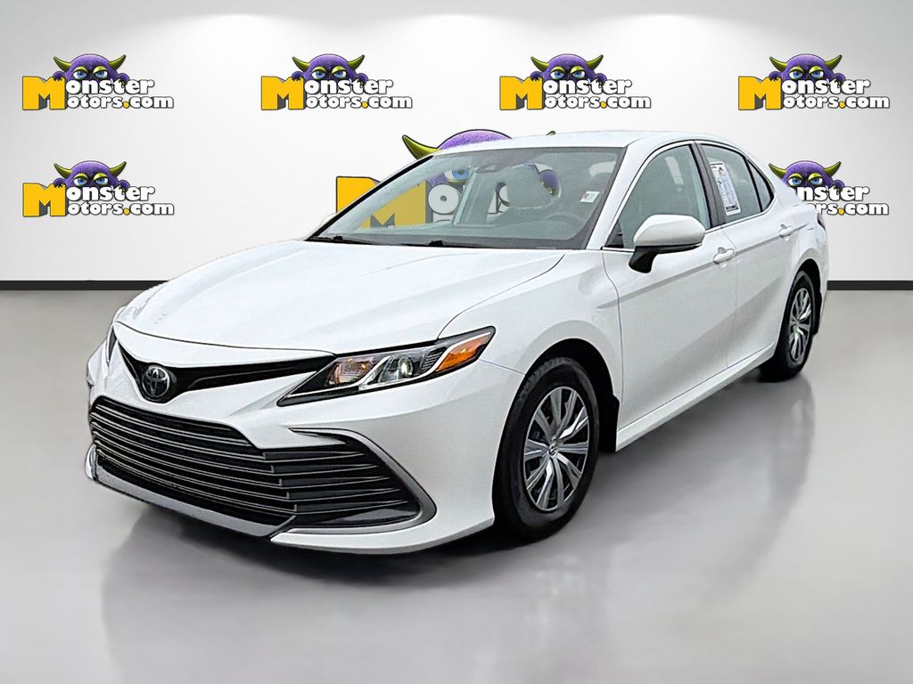 White 2022 Toyota Camry LE FWD Sedan Front-Wheel Drive 8-Speed Automatic