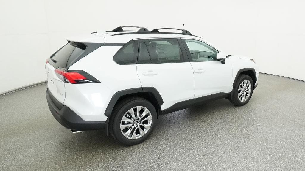 Thumbnail: 2025 Toyota RAV4 - 32