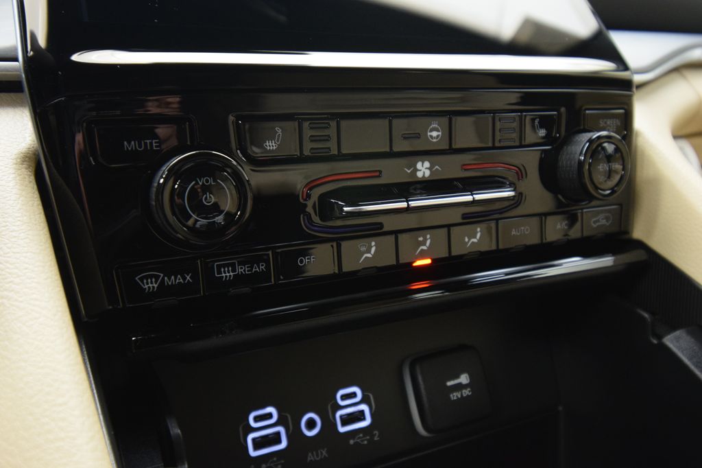 new 2025 Jeep Grand Cherokee car, priced at $43,897