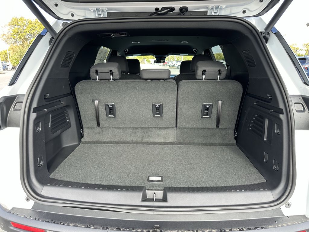 new 2026 Chevrolet Traverse car, priced at $38,595