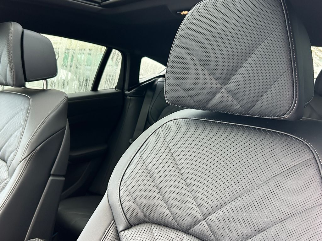 Thumbnail: 2026 BMW X6 - 14