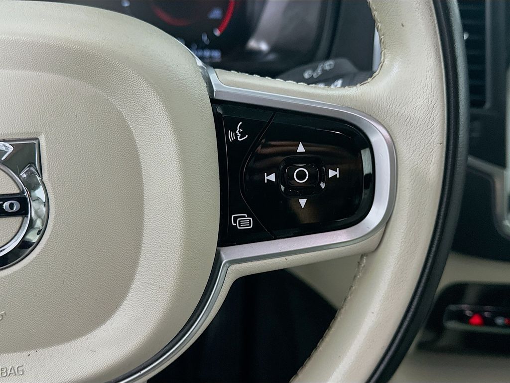 Used 2019 Blue Volvo T6 Momentum image 27