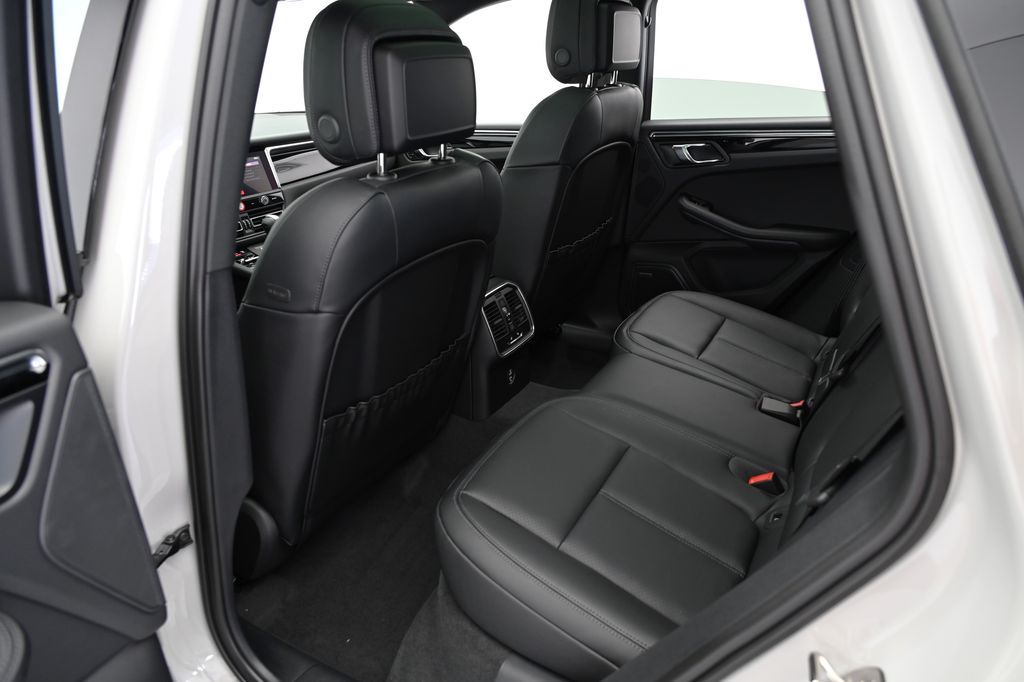 2024 Porsche Macan  29