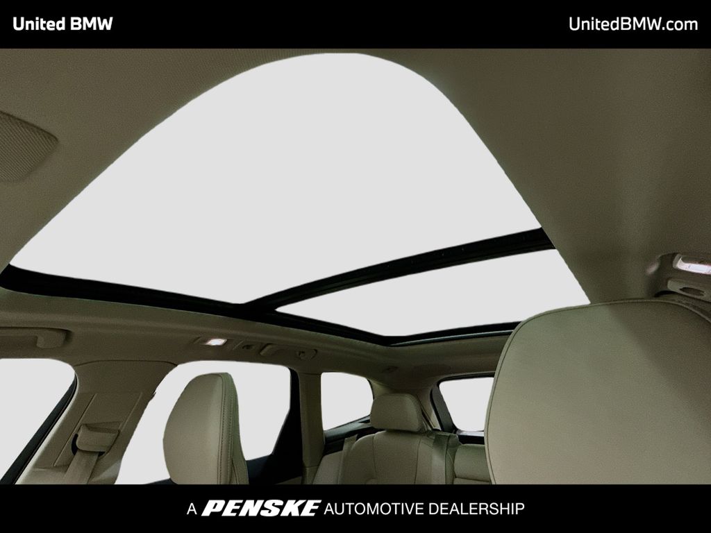 Thumbnail: 2025 Volvo XC60 - 12