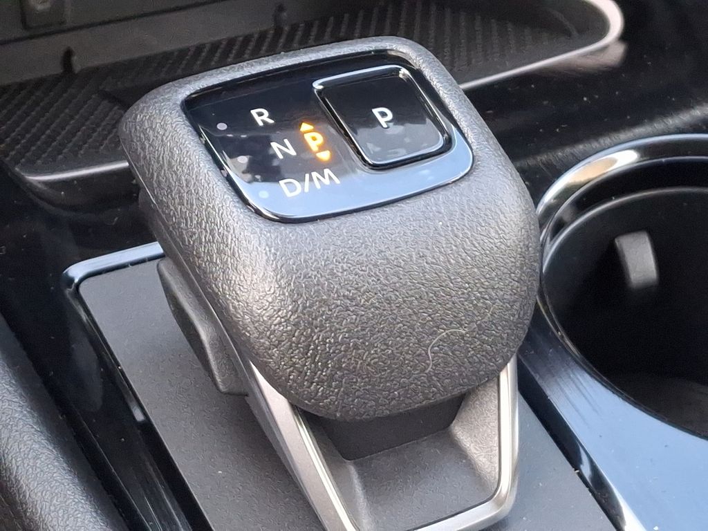 2025 Nissan Rogue SL 7