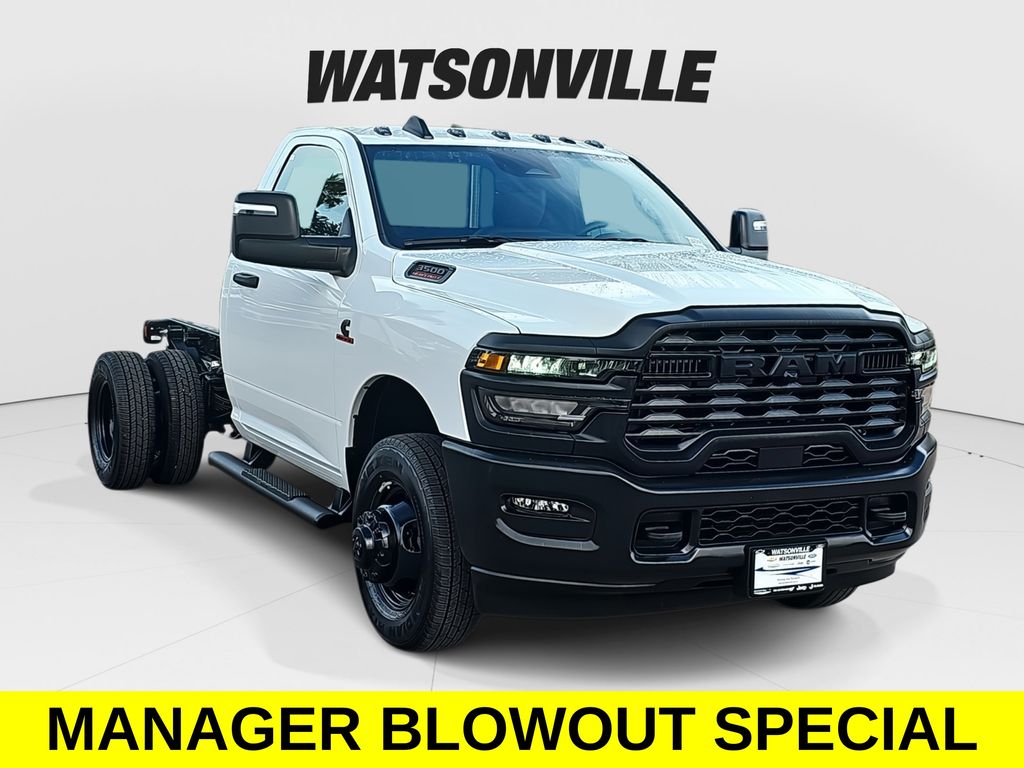 Bright White Clearcoat 2026 RAM 3500 Chassis Pickup Truck Four-Wheel Drive 8-Speed Automatic