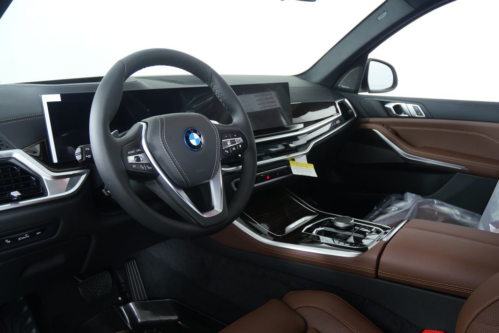 Thumbnail: 2026 BMW X5 - 13