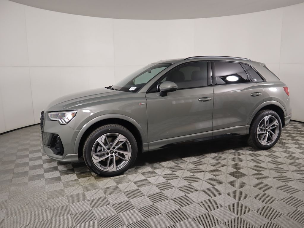 Thumbnail: 2025 Audi Q3 - 8