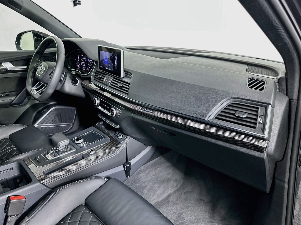 Thumbnail: 2019 Audi SQ5 - 30