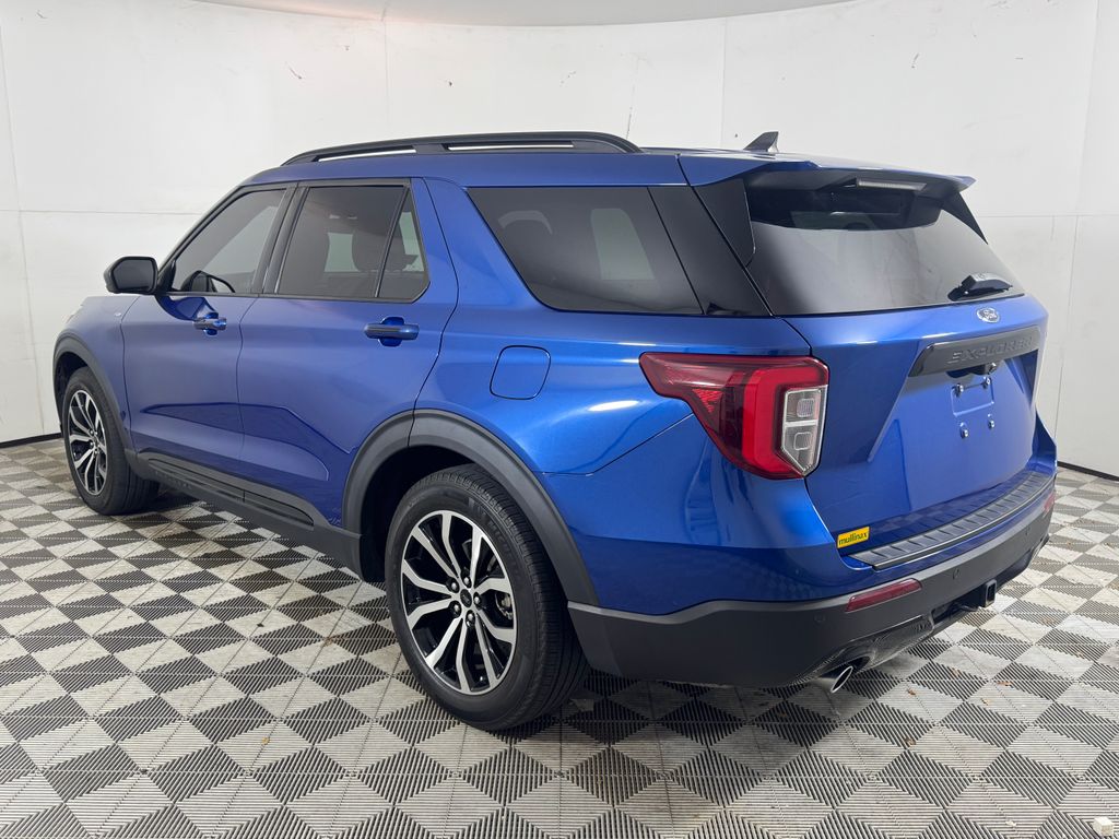 2022 Atlas Blue Metallic Ford Explorer ST-Line RWD SUV