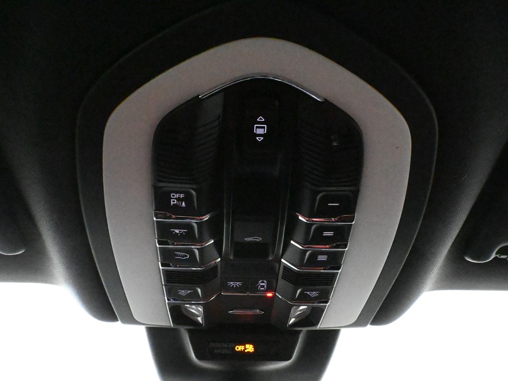 Thumbnail: 2026 Porsche Macan - 21