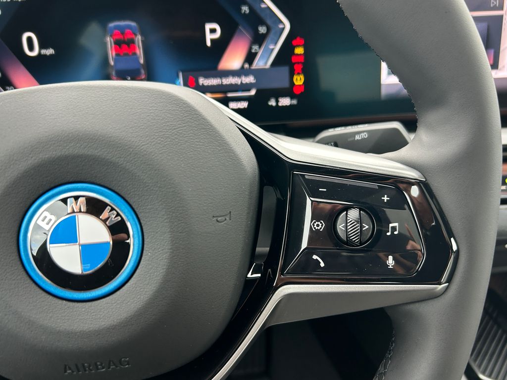 Thumbnail: 2026 BMW i5 - 20