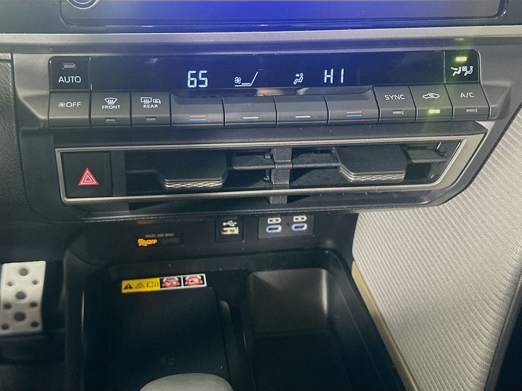 Thumbnail: 2025 Toyota Camry - 16