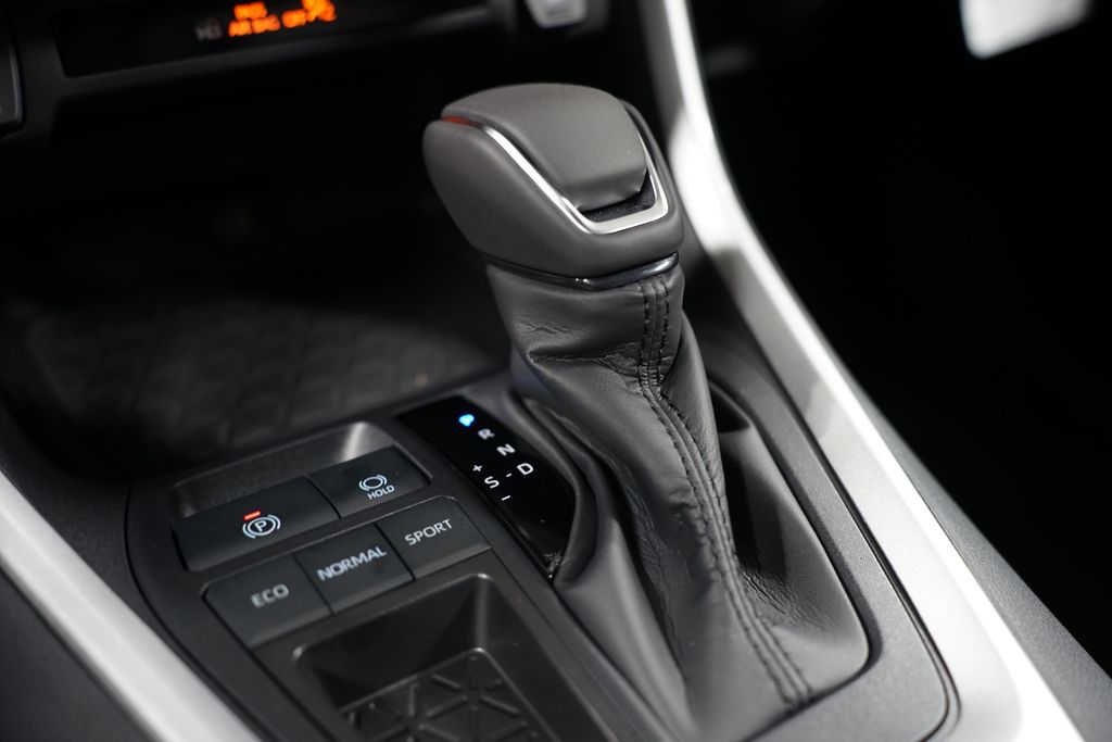 2025 Toyota RAV4 XLE Premium 21