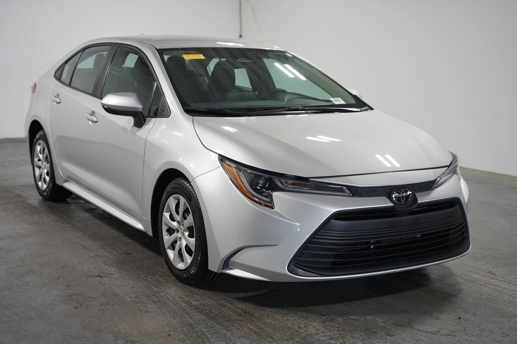 2024 Toyota Corolla LE 3