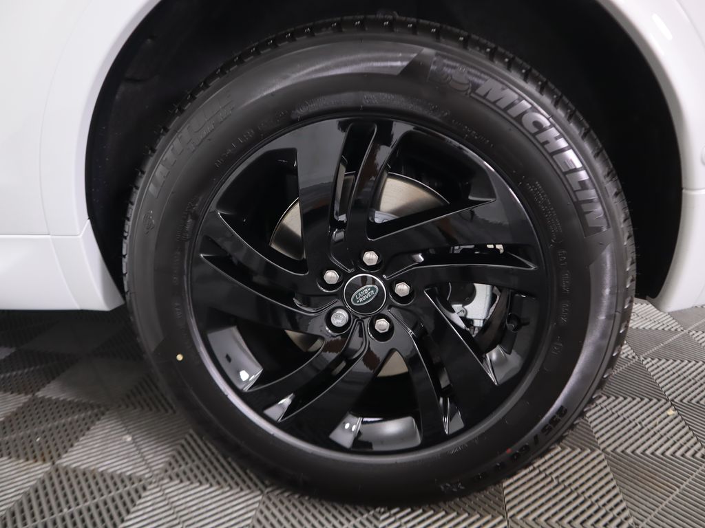 Thumbnail: 2024 Land Rover Discovery Sport - 32