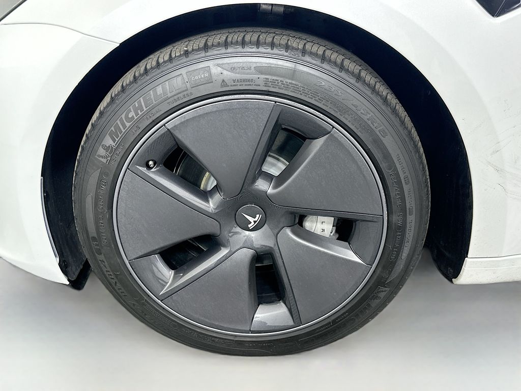 Thumbnail: 2023 Tesla Model 3 - 31