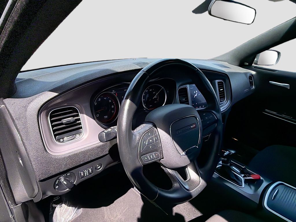 Used 2023 Black Dodge SXT image 9