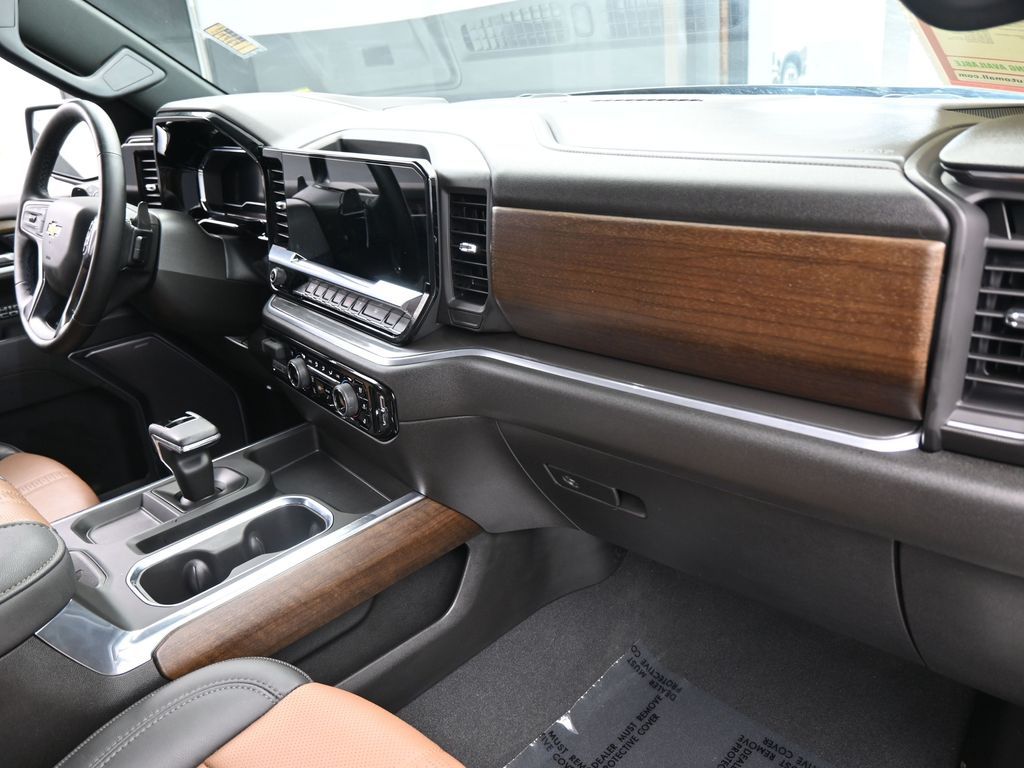 Used 2025 Black Chevrolet High Country image 51