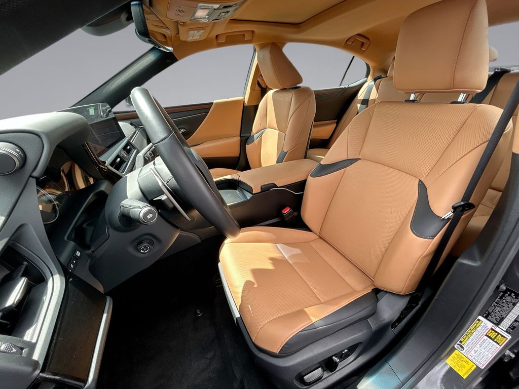 Thumbnail: 2025 Lexus ES - 29