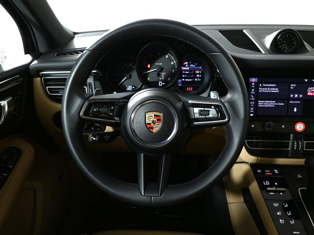 Thumbnail: 2025 Porsche Macan - 18