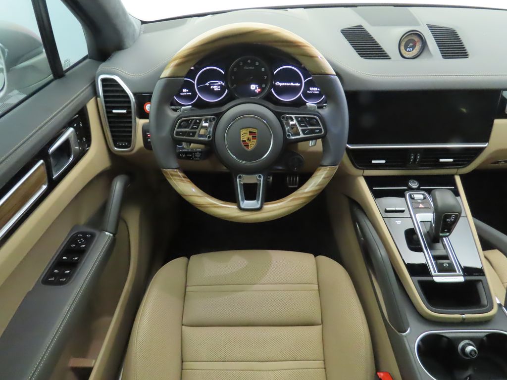 2022 Porsche Cayenne Turbo 12