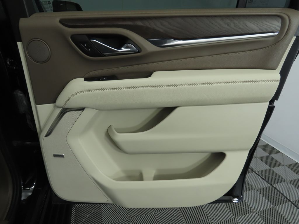 Thumbnail: 2023 GMC Yukon XL - 24