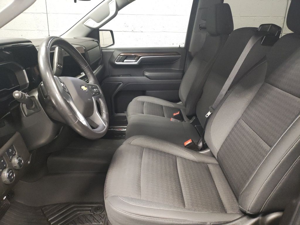 Used 2022 Black Chevrolet LT image 22