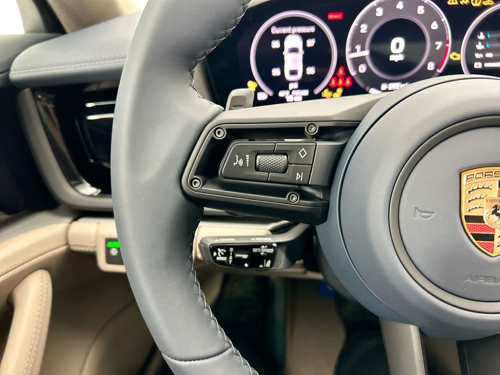 Thumbnail: 2026 Porsche Panamera - 14