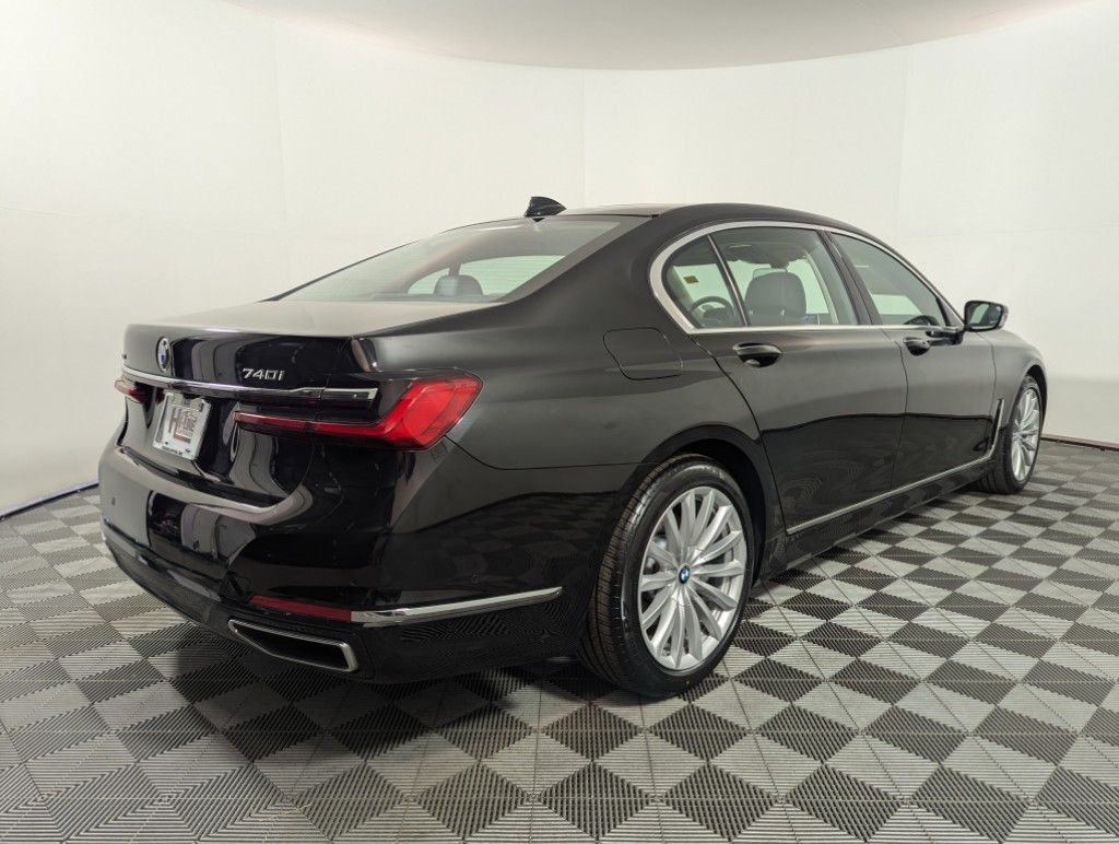 2022 BMW 7-Series 740i xDrive photo