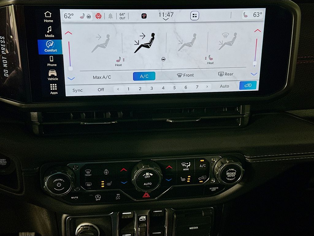 Thumbnail: 2025 Jeep Wrangler - 15