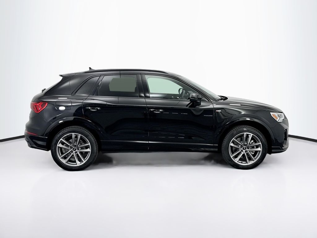 Thumbnail: 2025 Audi Q3 - 4