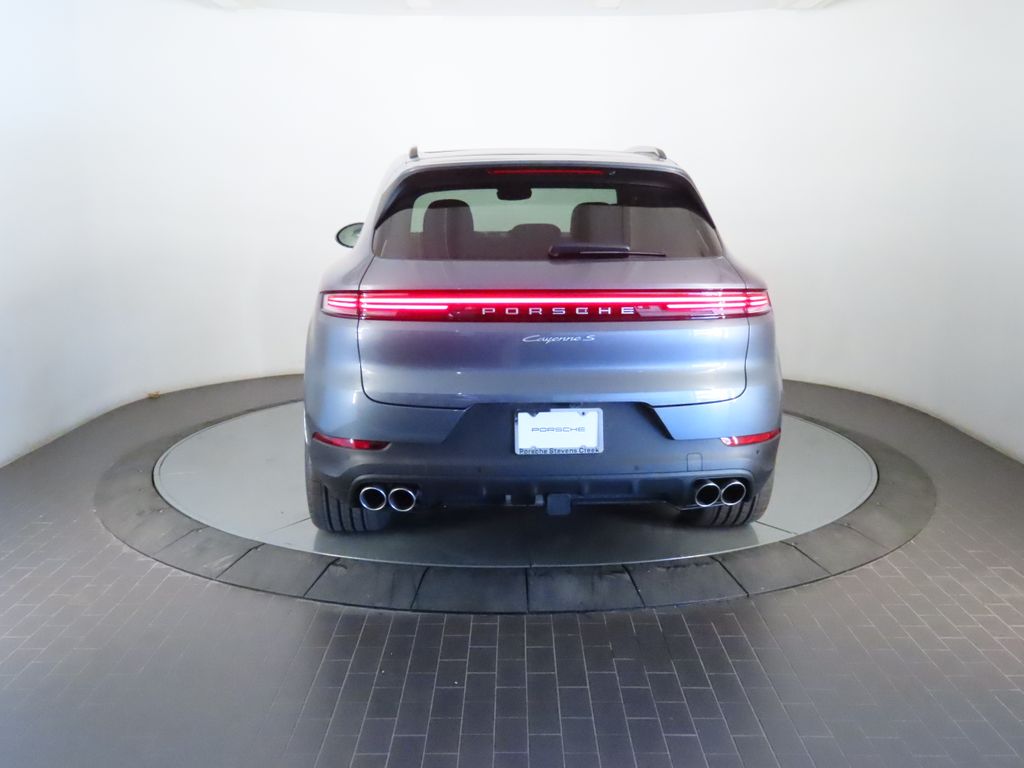 Thumbnail: 2026 Porsche Cayenne - 6