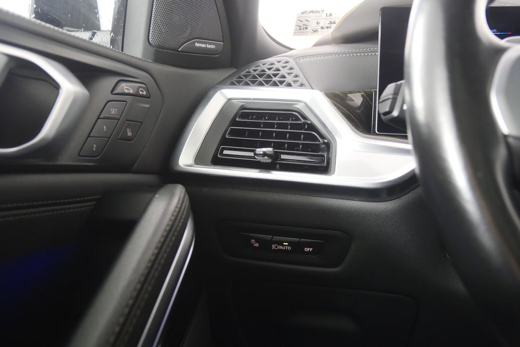 Thumbnail: 2025 BMW X6 - 21