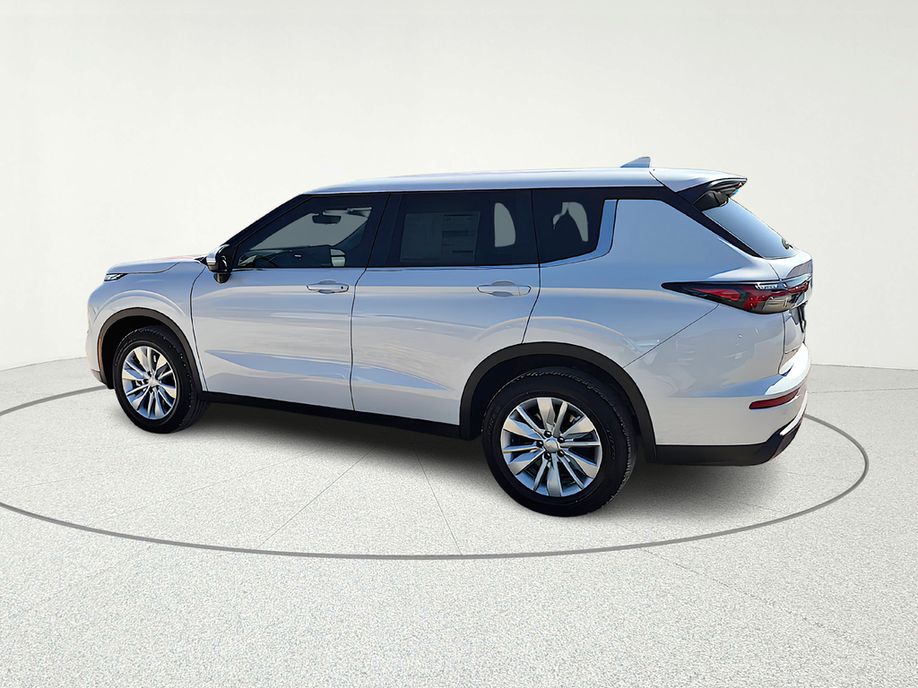 2026 Mitsubishi Outlander ES White at Big Star Chrysler Jeep Dodge Ram 
