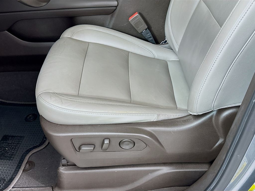 Thumbnail: 2021 Chevrolet Tahoe - 19