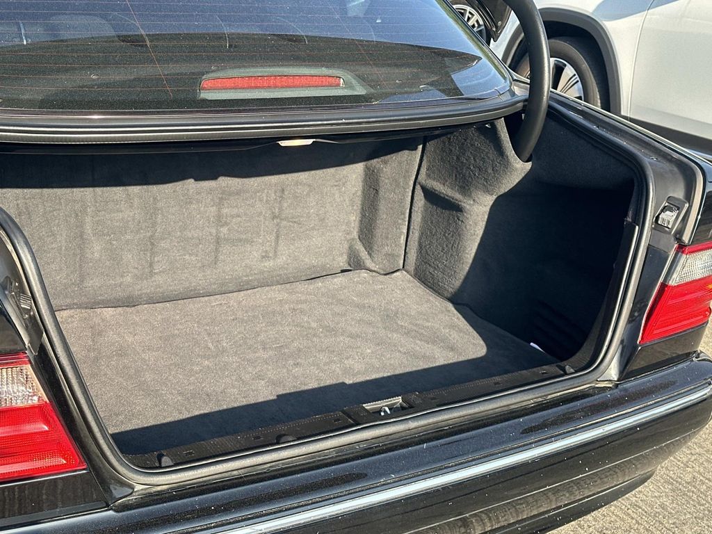 Thumbnail: 2001 Mercedes-Benz E-Class - 12