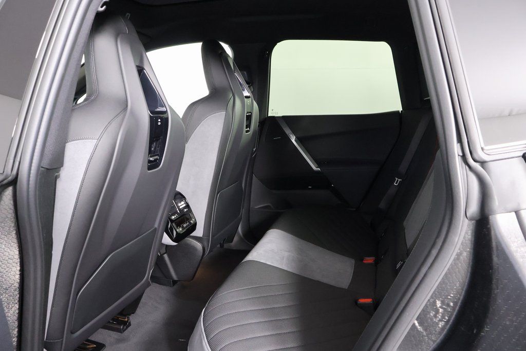 Thumbnail: 2026 BMW iX - 6