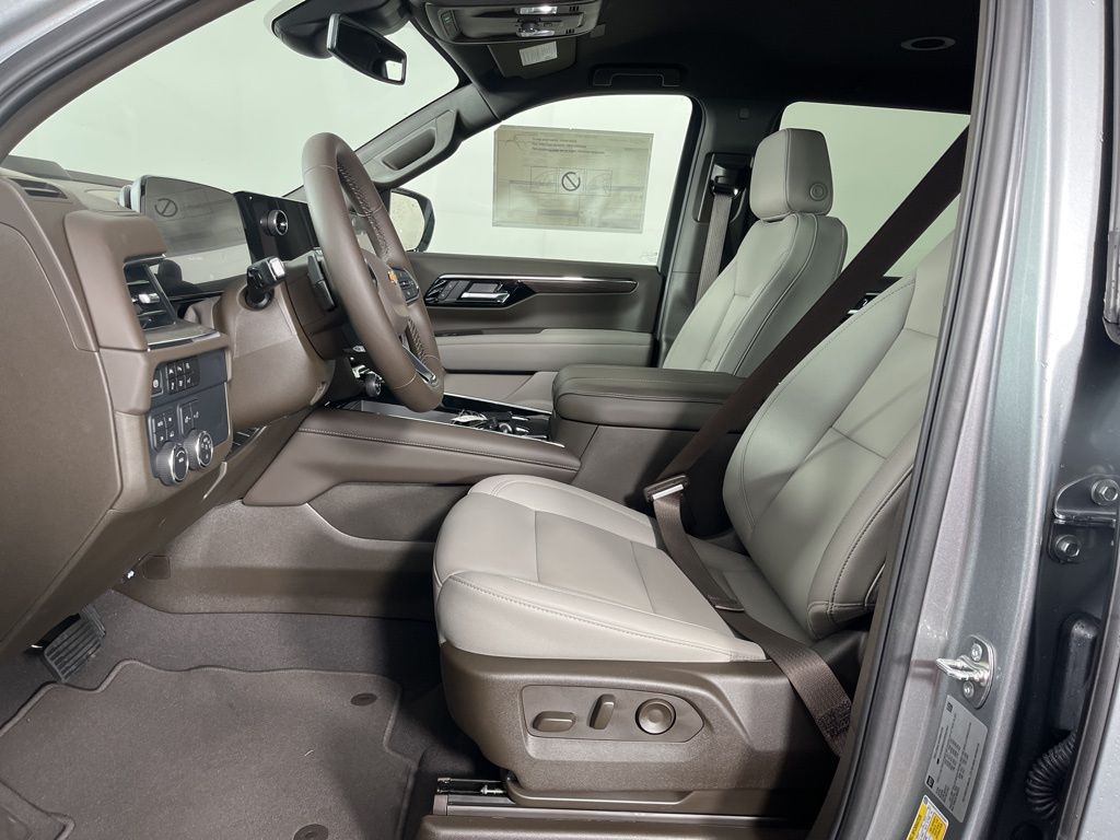 Thumbnail: 2025 Chevrolet Tahoe - 25