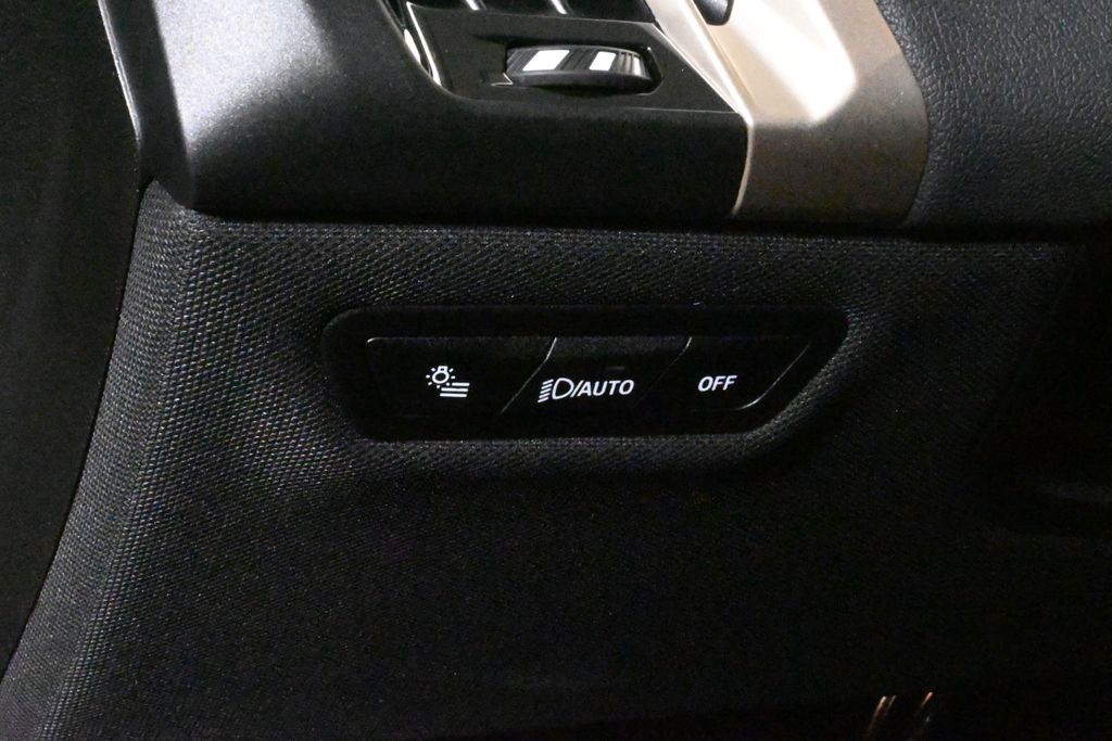 Thumbnail: 2025 BMW iX - 26