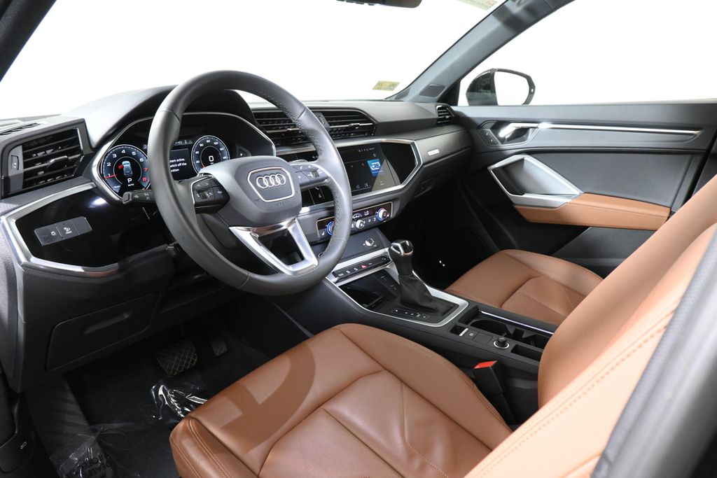 Thumbnail: 2025 Audi Q3 - 15