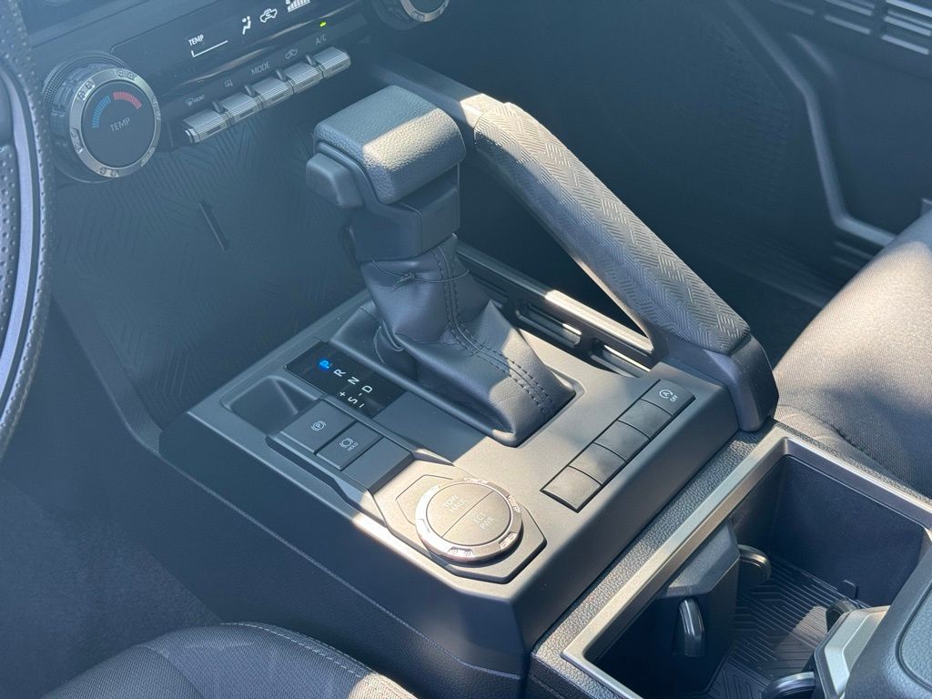 2025 Toyota Tacoma SR5 Double Cab photo 11
