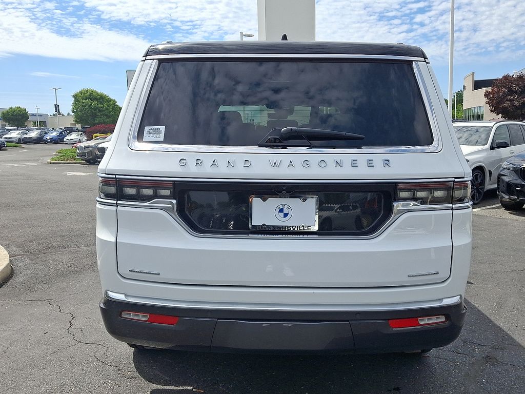 Thumbnail: 2022 Jeep Grand Wagoneer - 5