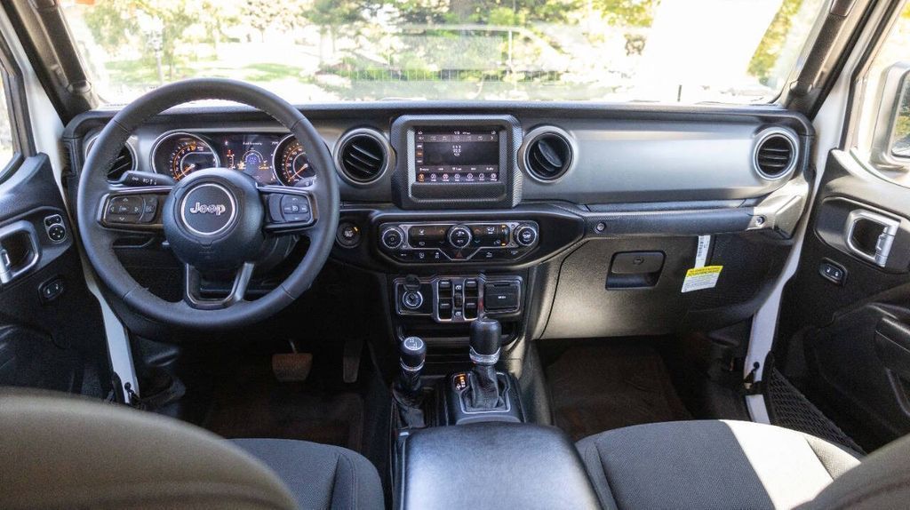 Used 2023 Jeep Gladiator Willys 4D Crew Cab