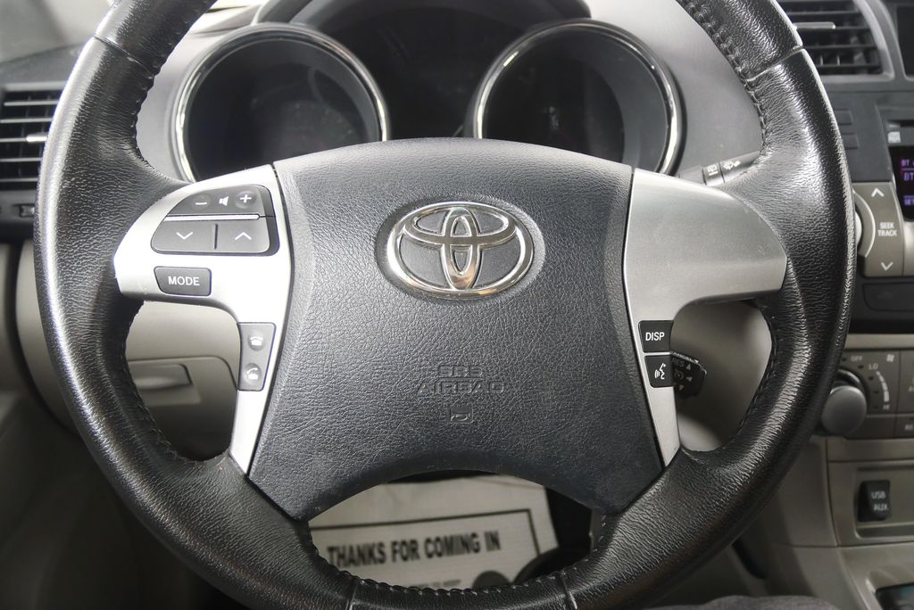 Thumbnail: 2012 Toyota Highlander - 15