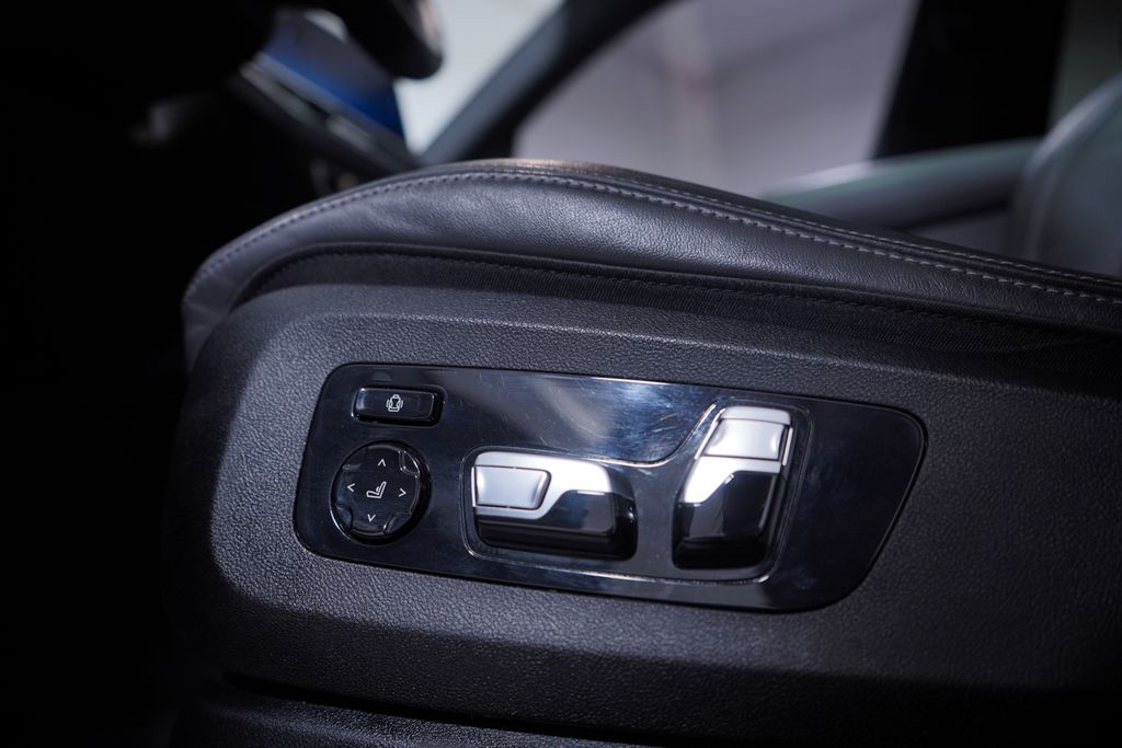 Thumbnail: 2023 BMW X7 - 18