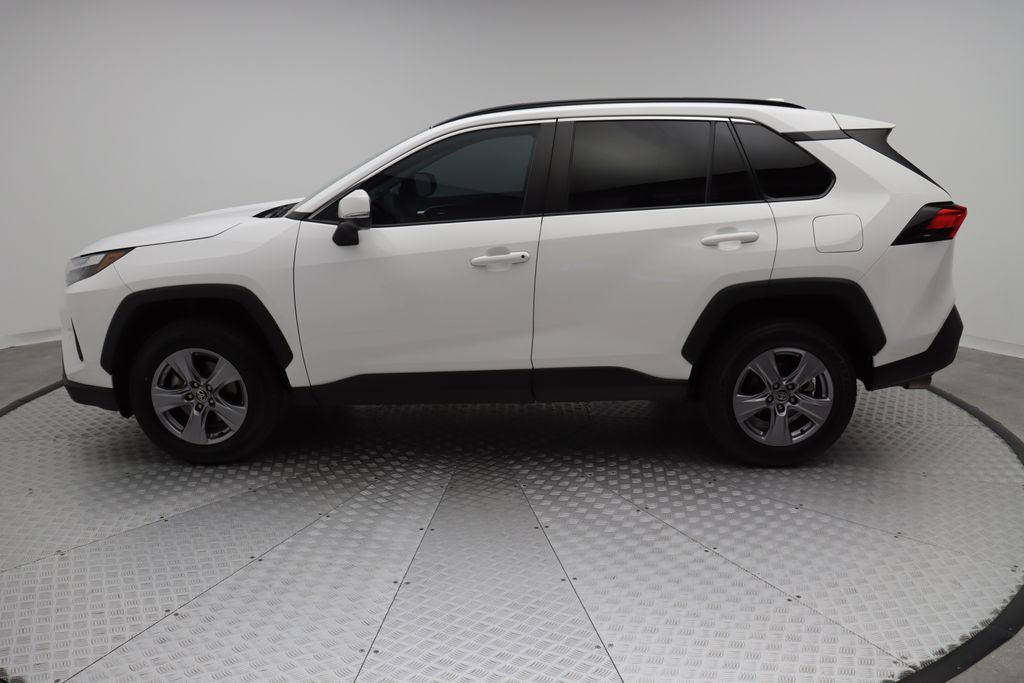 2022 Toyota RAV4 XLE 12