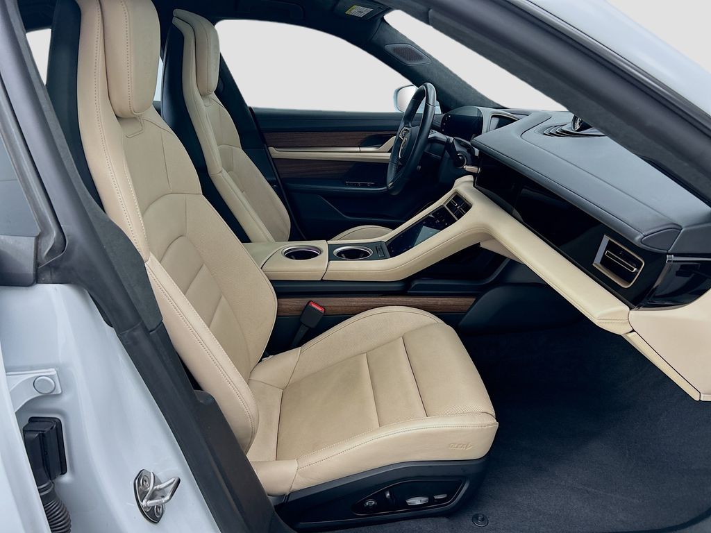 Thumbnail: 2020 Porsche Taycan - 19